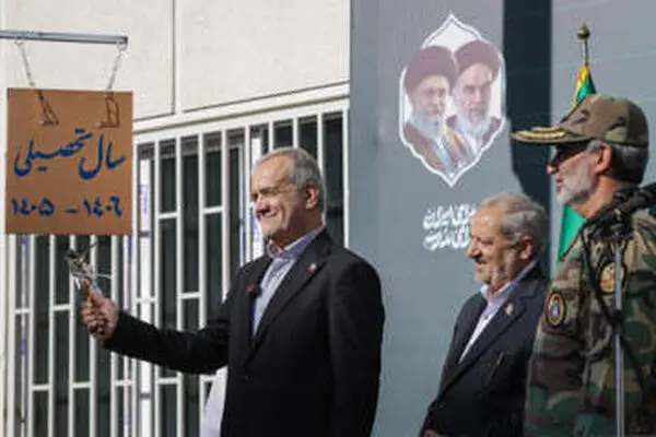 رئیس‌جمهور در آیین نواختن زنگ آغاز سال تحصیلی جدید: