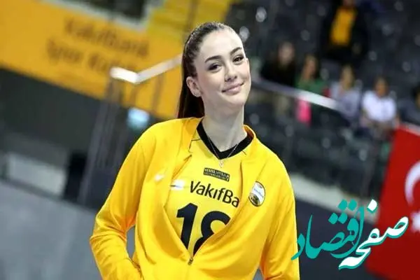 جشن تولد خاص زهرا گونش/ سورپرایزهای عاشقانه نامزدش در کافه‌ای منحصر به فرد