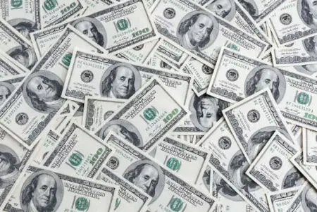 جدیدترین قیمت دلار آمریکا امروز شنبه ۳۰ فروردین ماه ۱۴۰۴ | تحلیل قیمت دلار امروز + پیش‌ بینی آینده  