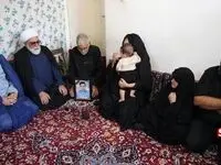عکس هایی خاص از هدایای رهبر انقلاب به خانواده‌های جانباختگان حادثه معدن طبس