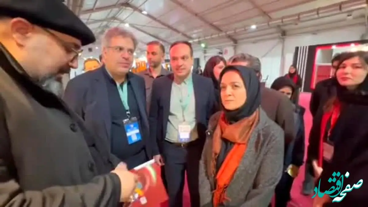 ویدیو: حضور دکتر راهب ریاست مرکز تحقیقات راه، مسکن و شهرسازی وزارت راه و شهرسازی در غرفه شرکت فولاد اکسین خوزستان در نمایشگاه ملی سازه و فولاد