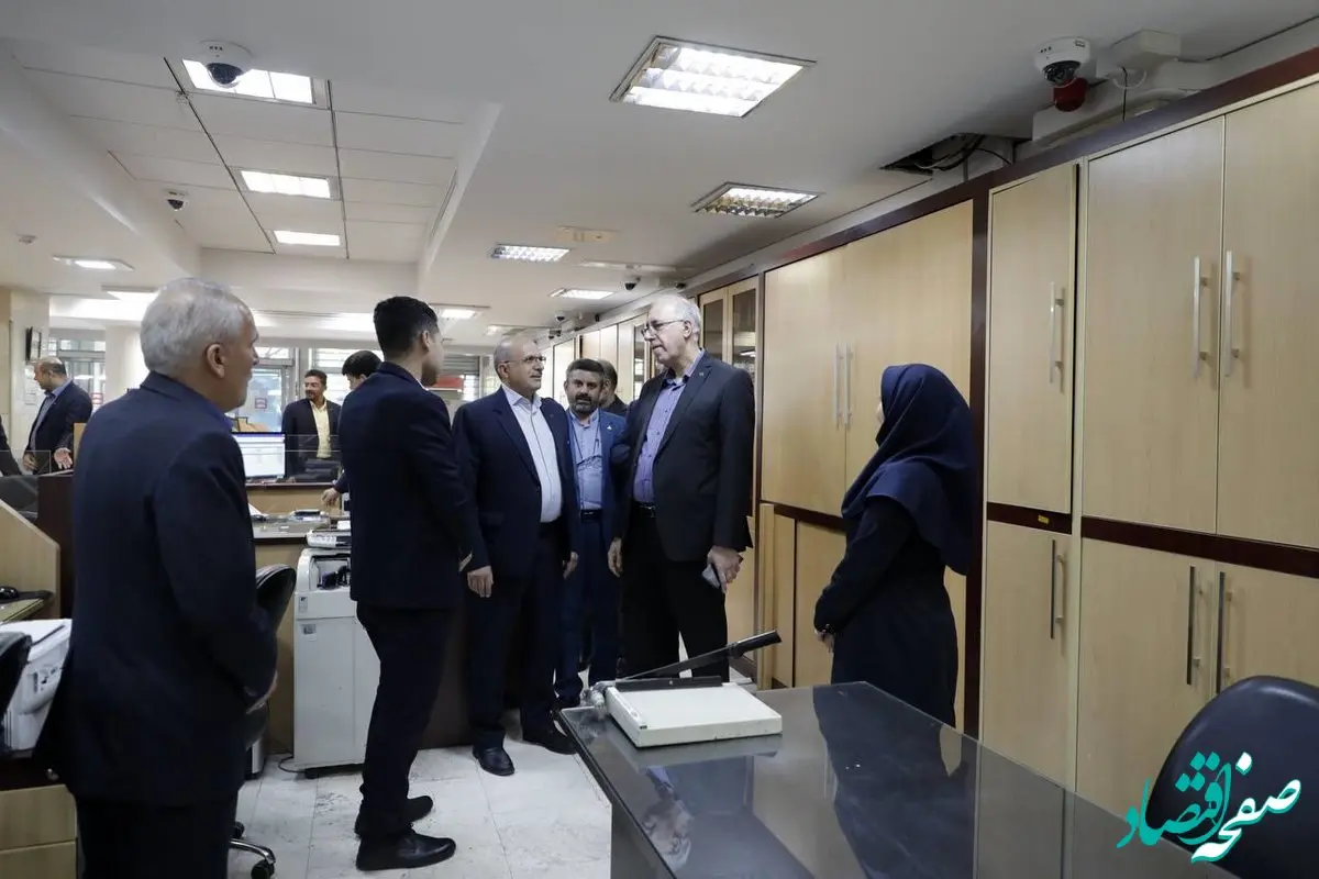 دکتر حسینی ، مدیرعامل بانک مسکن در بازدید از شعب اصفهان:
قدردان تلاش همکاران در خدمت دلسوزانه به مشتریان هستیم
