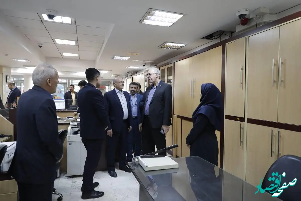 دکتر حسینی ، مدیرعامل بانک مسکن در بازدید از شعب اصفهان:
قدردان تلاش همکاران در خدمت دلسوزانه به مشتریان هستیم