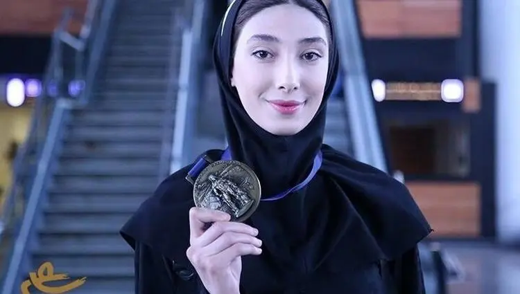 واکنش نعمت زاده به حملات اسرائیل: یک وجب از خاک کشورم را با هیچ چیزی عوض نمی‌کنم