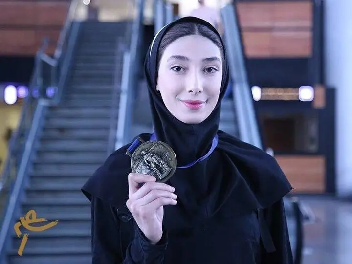 واکنش نعمت زاده به حملات اسرائیل: یک وجب از خاک کشورم را با هیچ چیزی عوض نمی‌کنم