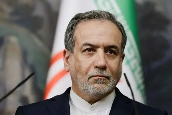 وزیر امور خارجه ایران: در صورت اقدام‌های مشخص از سوی آمریکا، آماده بازگشایی تنگه هرمز هستیم