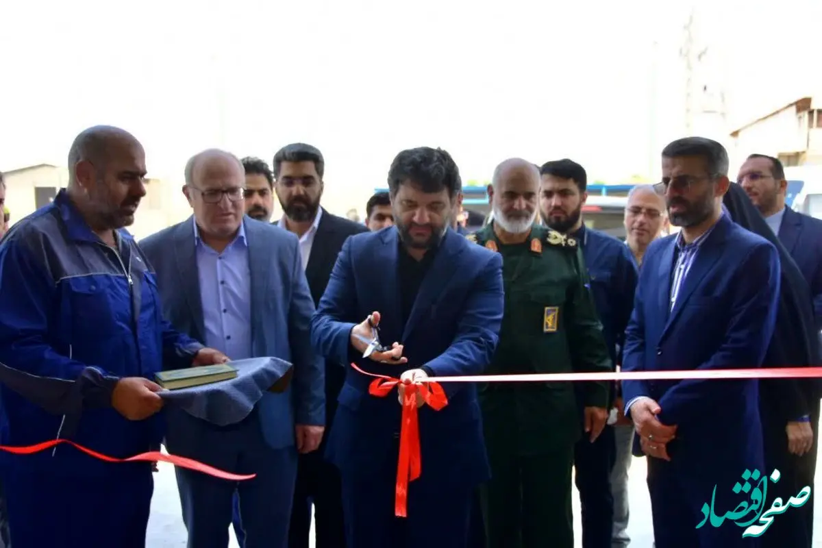 بهره برداری و بازدید از چند واحد تولیدی و صنعتی در سفر دبیرشورایعالی مناطق آزاد به اروند