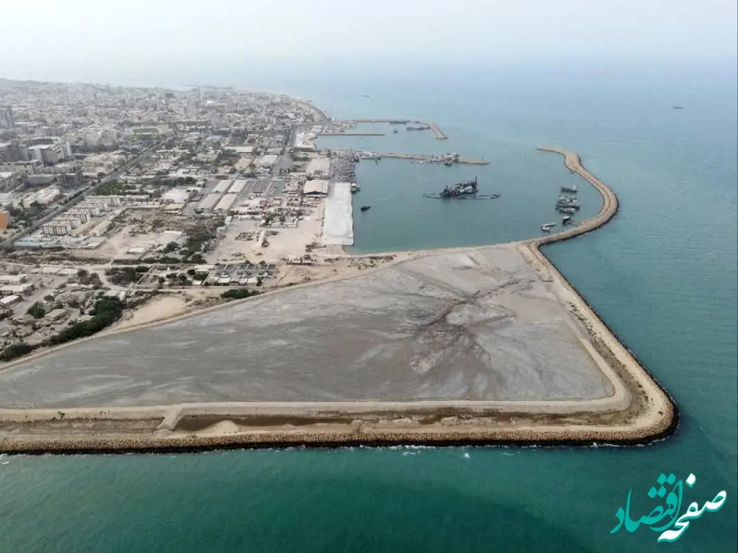 طرح توسعه بندر و لایروبی حوضچه بهمن قشم به بهره برداری می رسد