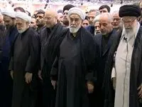 تصویری جهانی از ورود رهبر انقلاب به دانشگاه تهران برای اقامه نماز بر پیکر شهدای سانحه بالگرد