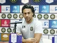 ماجرای درگیری طوفانی سرمربی استقلال در فرودگاه؛ کی به شما پول داده این‌موقع شب بیایید این‌جا؟!