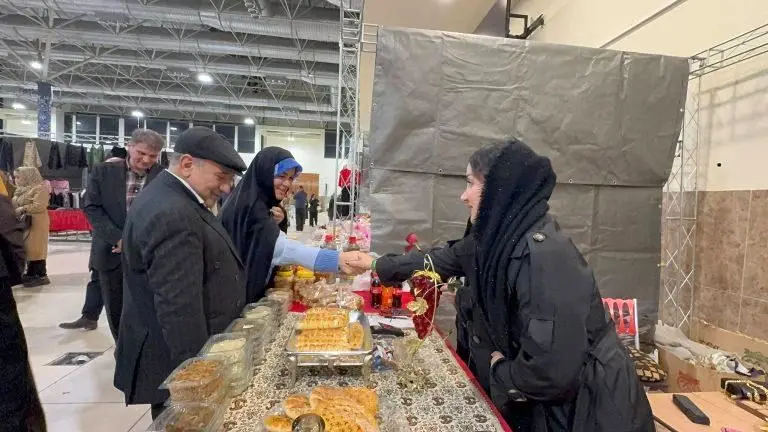 تأکید مدیرعامل بر نقش محوری زنان در توسعه ماکو / نمایشگاه زنان کارآفرین و توانمند ماکو گشایش یافت