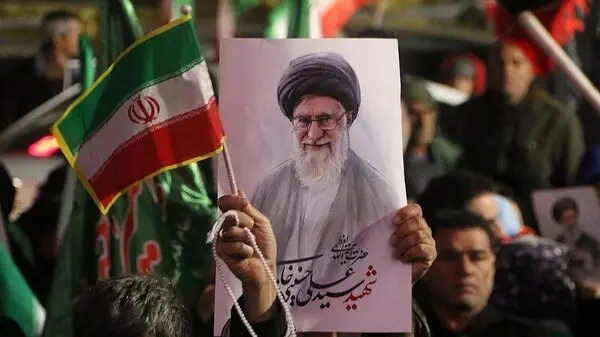 ۹۰۰ مدرسه مشهد میزبان زائران تشییع رهبر شهید