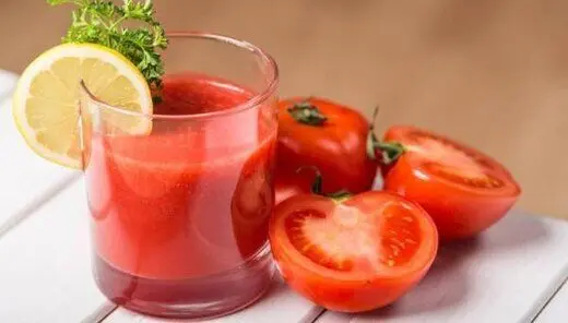 این چهار خاصیت شگفت‌ انگیز آب گوجه‌ فرنگی را بشناسید