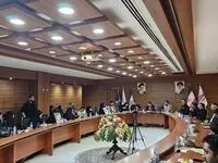 دیدار مدیرعامل فولاد اکسین خوزستان با خانواده شهدا