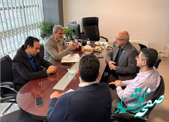 نشست مشترک بانک صنعت و معدن و پارک علم و فناوری دانشگاه سمنان برای معرفی محصولات نوین تأمین مالی برگزار شد