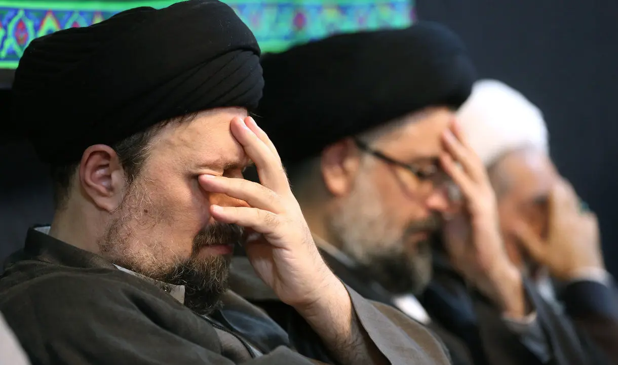 تصاویر جدید از سیدحسن خمینی و ۲ برادرش در یک مراسم حسابی خبرساز شد / این معاون پزشکیان هم آ
بود