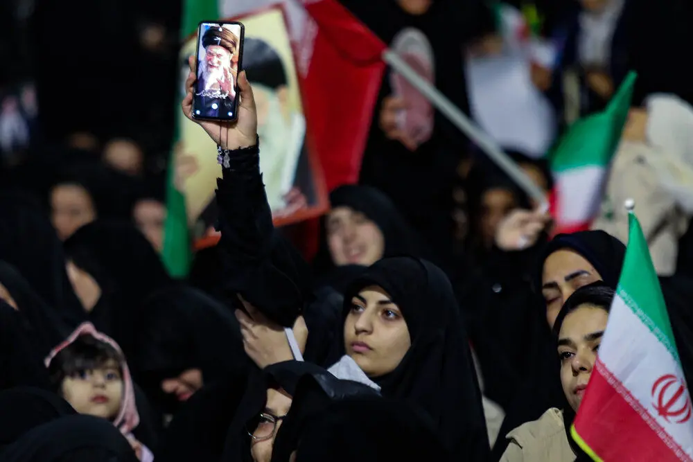 شجاعت مردم ایران در برابر قدرت‌های جهانی: شهادت پیامی است که خونش از هر سلاحی قوی‌تر است