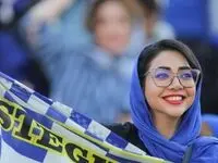 تلاش آبی ها برای بیشتر کردن سهمیه  تعداد خانم های تماشاگر !