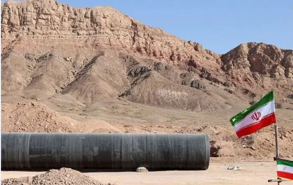 پیشرفت ۹۸.۸ درصدی خط انتقال آب دریای عمان به اصفهان / دسترسی به آب دریا در اصفهان در صورت تأمین مالی توسط سایر سهامداران
