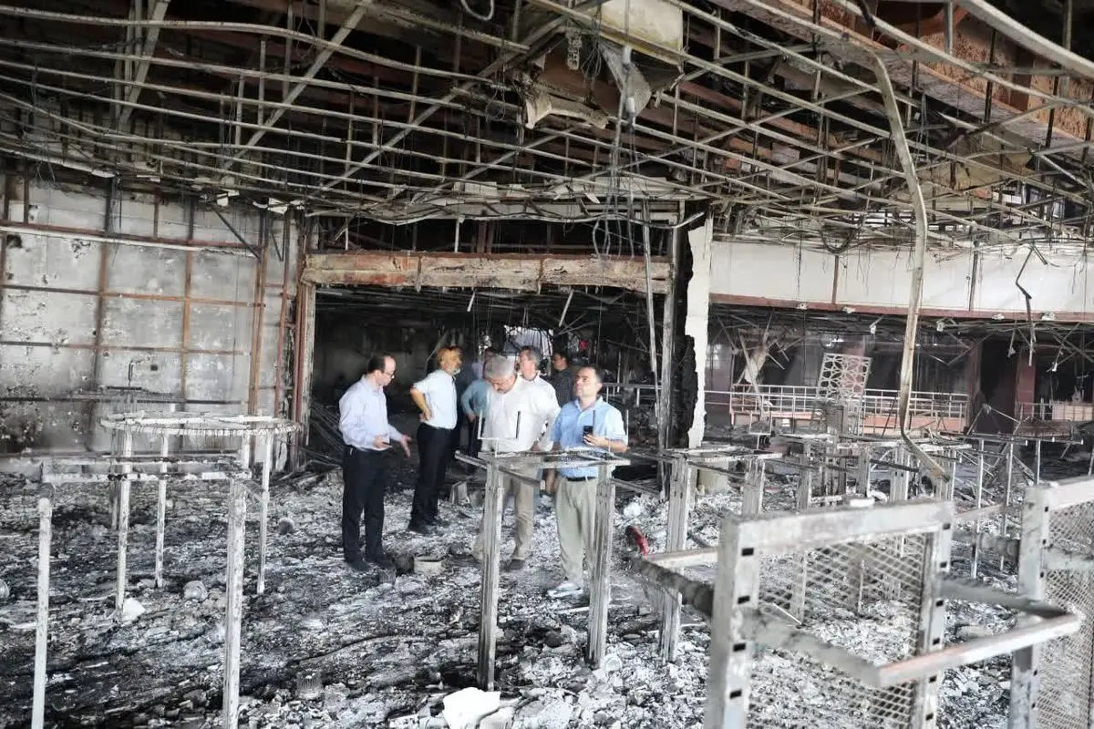 بازدید مشترک کارشناسان سازمان منطقه آزاد انزلی و نظام مهندسی گیلان از بنای مجتمع ونوس؛ بررسی دقیق استحکام سازه