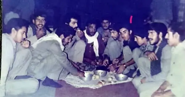این فرمانده ایرانی بعد از خوردن گوشت فاسد وسط عملیات مسموم شد!