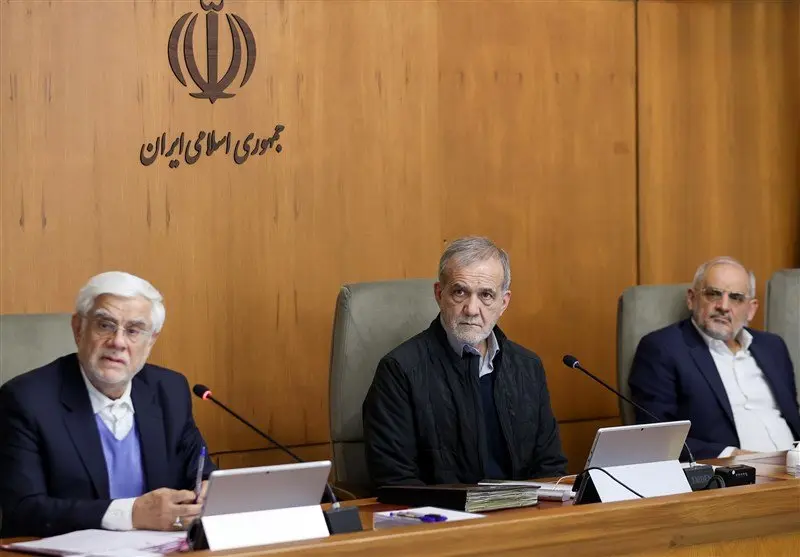 جلسه هیئت دولت: از تشکر ویژه پزشکیان تا گزارش عراقچی از مذاکرات ایران و آمریکا | در جلسه هیئت دولت چه گذشت؟