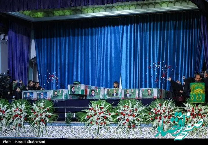 ادای احترام سران کشورهای خارجی به پیکر رئیس جمهور شهید و دیگر شهدای خدمت