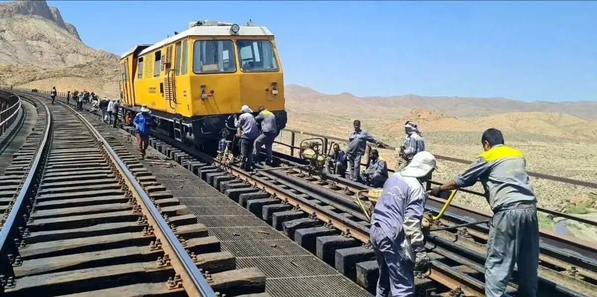 علت پایان اعتراض کارگران تراورس چه بود؟ 
