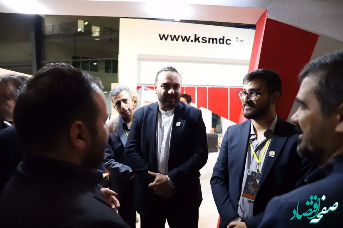 بازدید معاون معادن وزارت صمت از غرفه شرکت توسعه معادن فولاد خوزستان در نمایشگاه صنایع معدنی استان زنجان