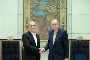 عکس متفاوت از احترام اردوغان به پزشکیان در حاشیه اجلاس اکو