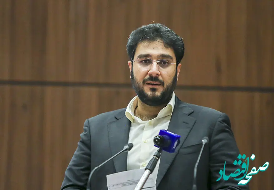 پاسداری از خون شهدا را در سنگر تولید ادامه می‌دهیم