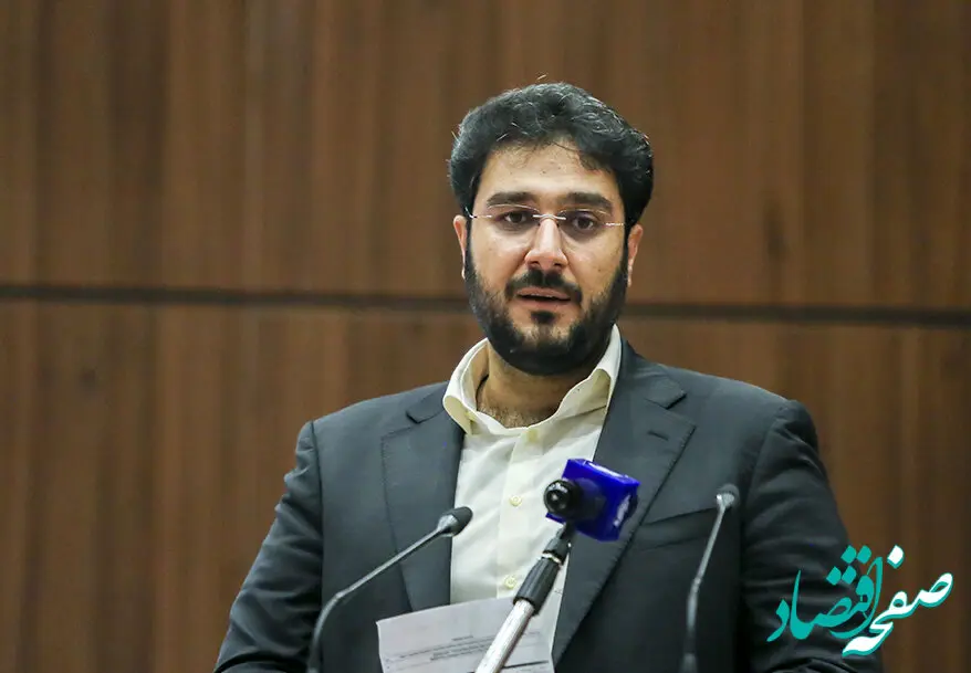 پاسداری از خون شهدا را در سنگر تولید ادامه می‌دهیم