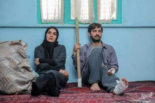 زمان پخش و تکرار سریال زمین گرم از شبکه آی فیلم