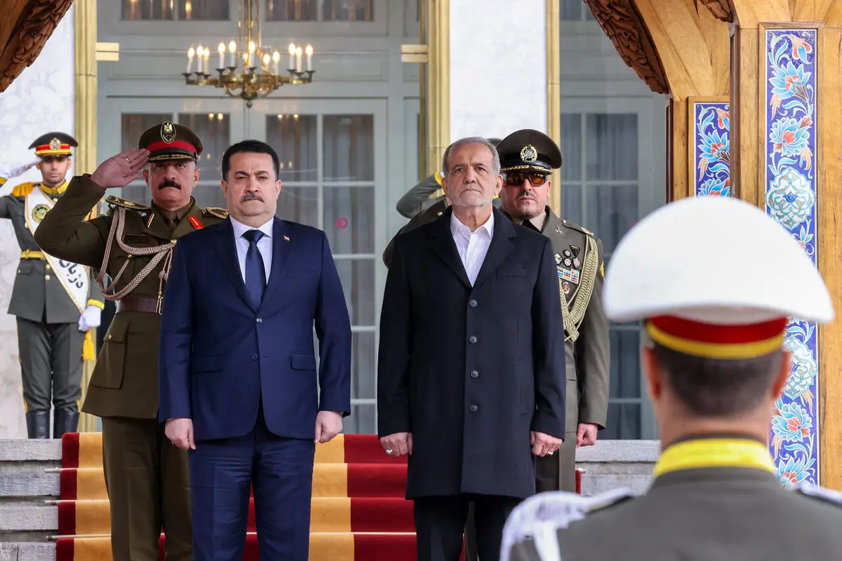 تیپ متفاوت مسعود پزشکیان در استقبال از نخستوزیر عراق سوژه شد