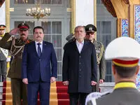 تیپ متفاوت مسعود پزشکیان در استقبال از نخست‌وزیر عراق سوژه شد