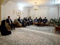 دیدارمدیرعامل بانک ملی ایران با خانواده "علی رضا نخعی" جان باخته حادثه تروریستی