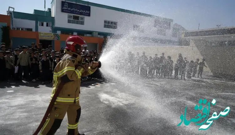 برگزاری برنامه بزرگداشت روز آتش‌نشانی و ایمنی در مجموعه مدارس پالایش نفت اصفهان