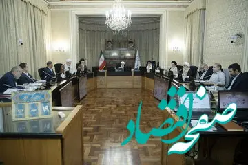 انتقادات بی پروا جواد اطاعت از شورای نگهبان و آیت الله جنتی روی آنتن زنده تلویزیون 