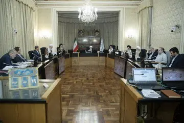 انتقادات بی پروا جواد اطاعت از شورای نگهبان و آیت الله جنتی روی آنتن زنده تلویزیون 