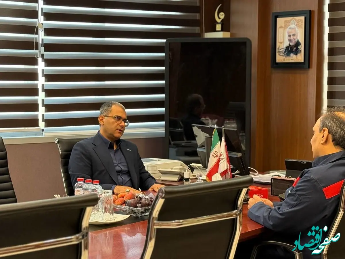 دیدار مدیرعامل شرکت فولاد اکسین خوزستان با شهردار منطقه ۸ اهواز