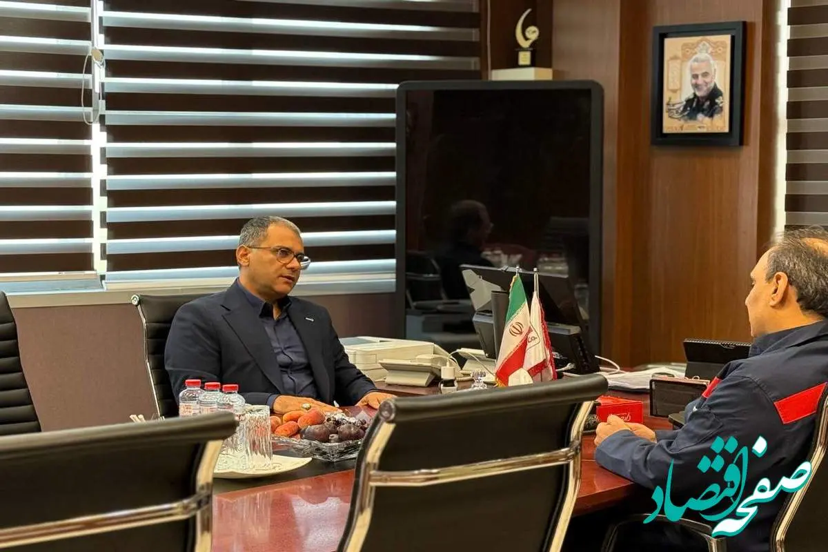 دیدار مدیرعامل شرکت فولاد اکسین خوزستان با شهردار منطقه ۸ اهواز