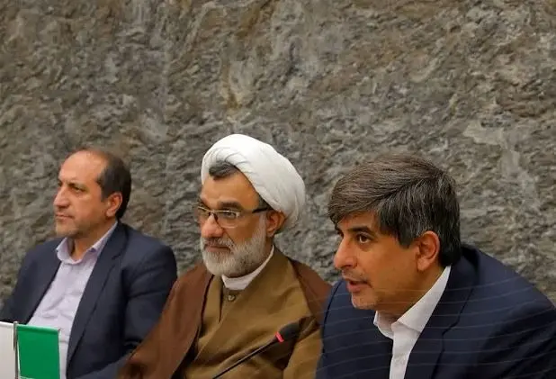 حکمرانان به صنعت فولاد توجه و قیمت انرژی این صنعت را کاهش دهند