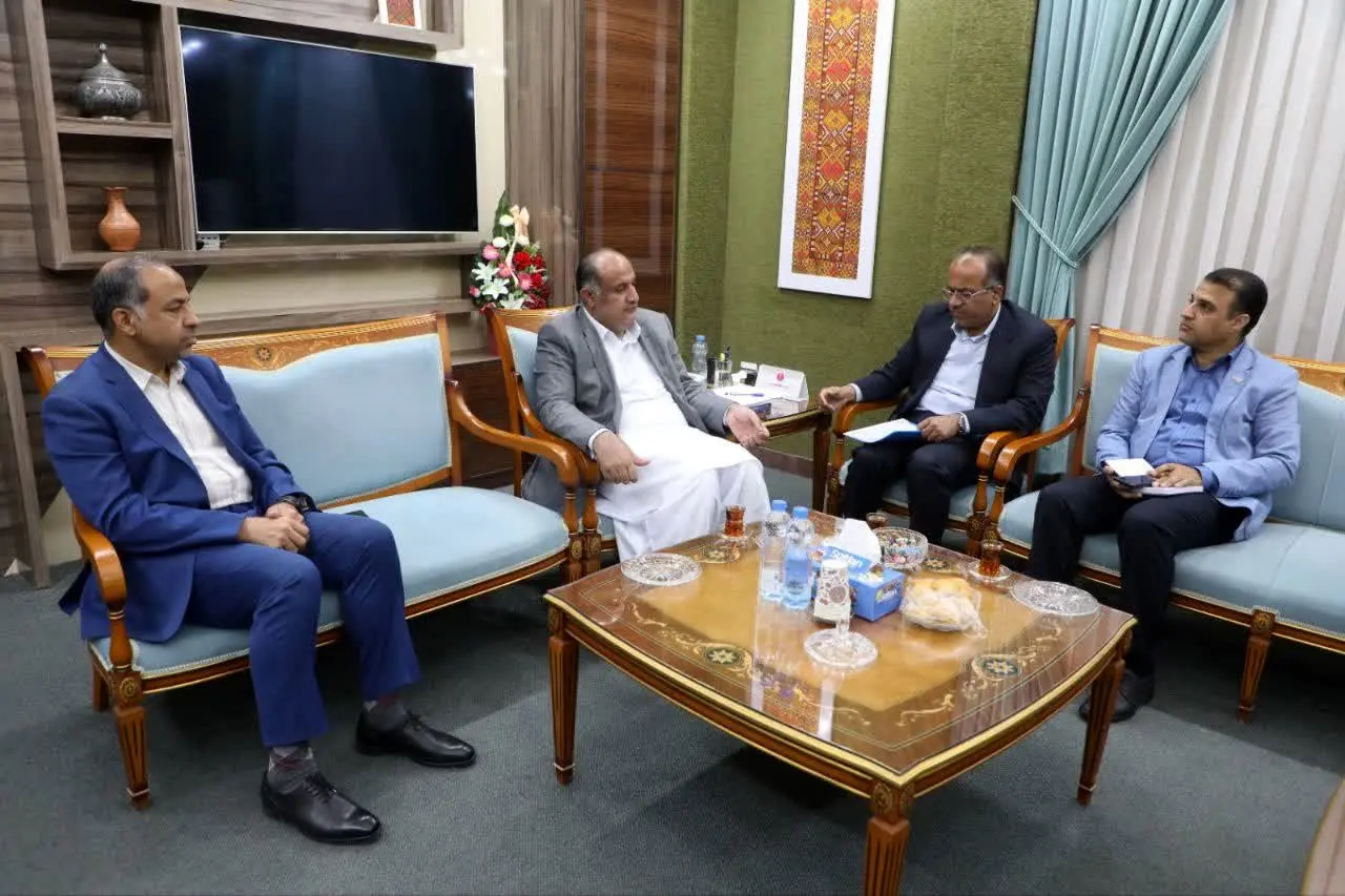 دیدار محسن حیدری مدیرکل هواشناسی استان سیستان و بلوچستان با محمد سعید اربابی رئیس هیات مدیره و مدیرعامل سازمان منطقه آزاد چابهار