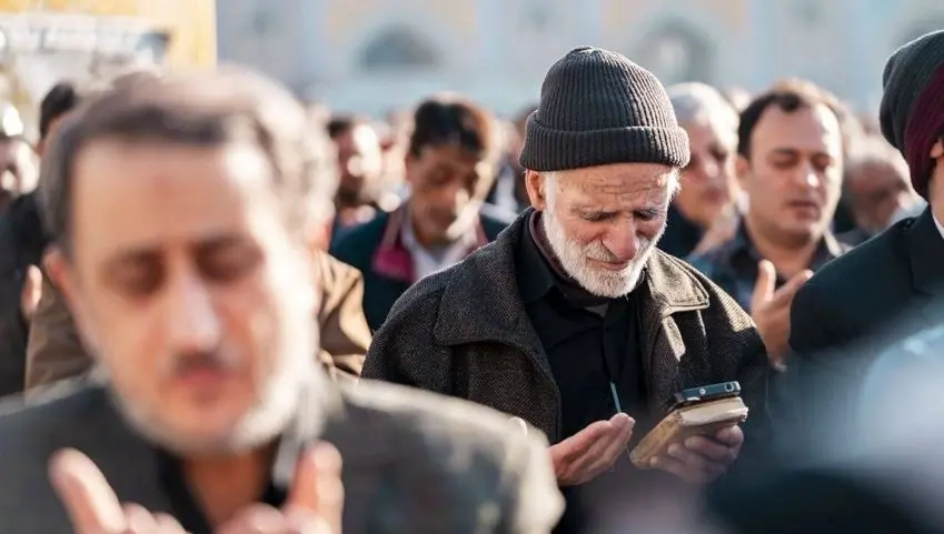 لحظاتی خاص از نماز عید فطر در حرم امام رضا + ویدئو