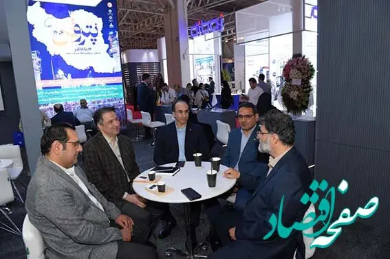 غرفه هلدینگ خلیج‌فارس، در کانون توجه تجار روسی و چینی