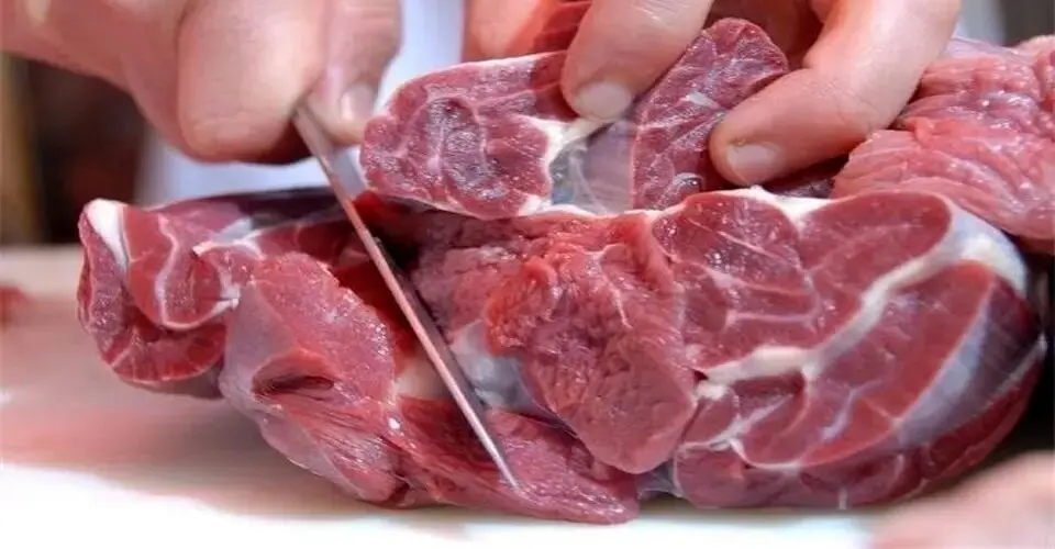 قیمت گوشت بی استخوان امروز پنجشنبه ۶ آذر ۱۴۰۴ اعلام شد + جدول جدید