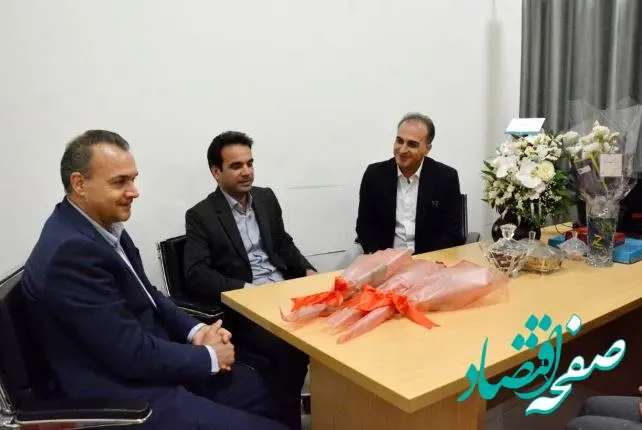 دیدار رئیس هیأت‌مدیره و مدیر امور حوزه مدیرعامل با پزشکان بانک صنعت و معدن