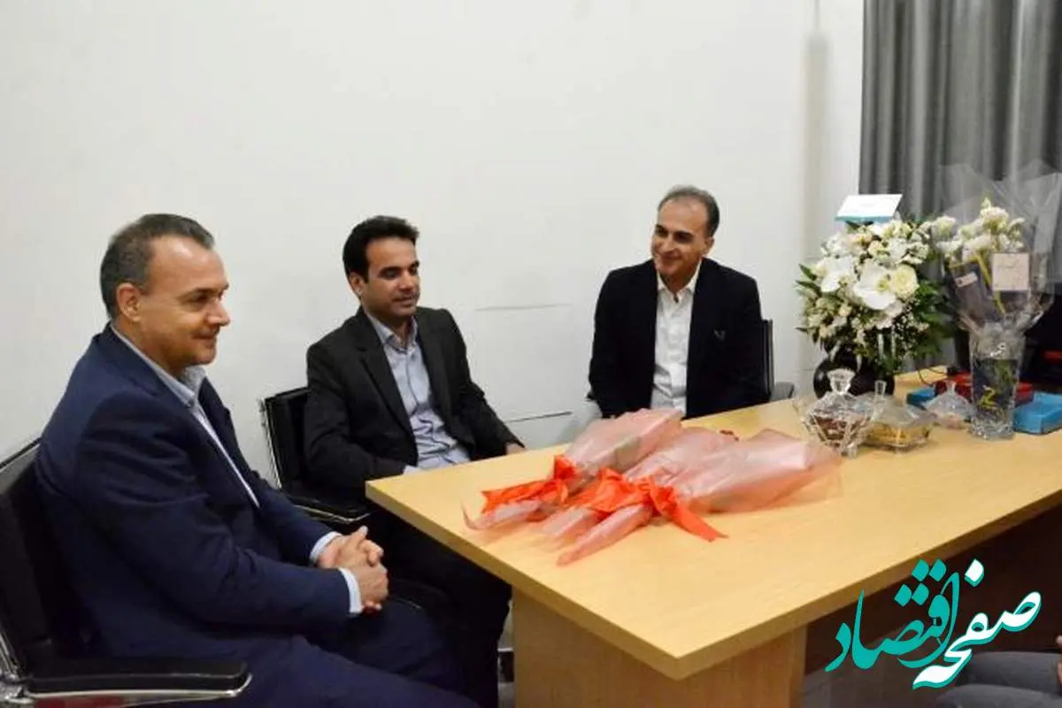 دیدار رئیس هیأت‌مدیره و مدیر امور حوزه مدیرعامل با پزشکان بانک صنعت و معدن