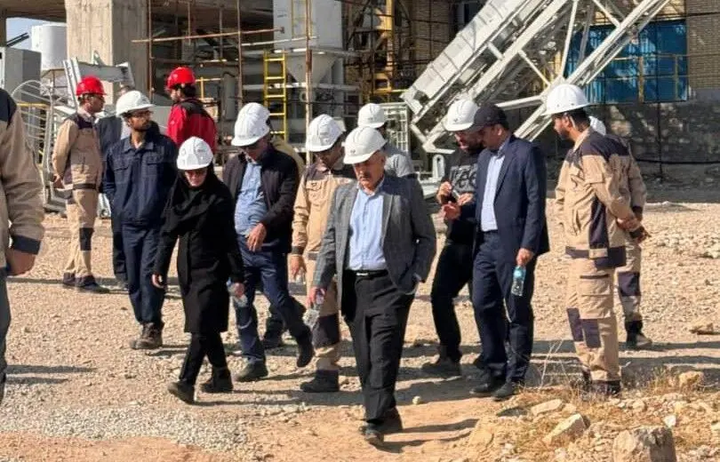 آغاز انتقال سنگ آهک از معدن به کارخانه آهک هیدراته پلدختر
