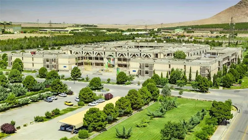 فولاد مبارکه نماد صنعت کشور است؛ کمک کنیم تا به اهداف تعیینشده خود دست یابد